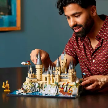 LEGO 76419 Hario Poterio Hogvartso pilis ir teritorijos – didelis rinkinys suaugusiems su ikoninėmis vietomis: Didžioji salė, Paslapčių kambarys ir daugiau