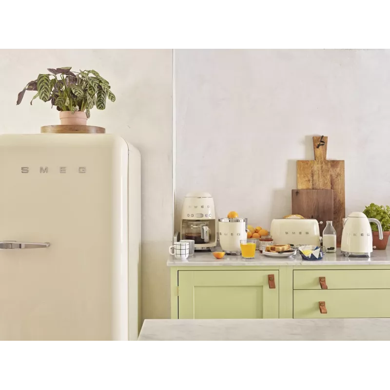 Elektrinis virdulys Smeg 1,7 l 2400 W Kreminė