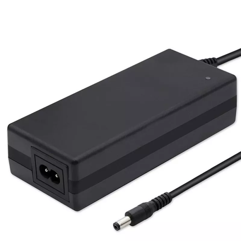Qoltec 50760 Įkroviklis elektrinio dviračio akumuliatoriui 36V | 42V | 2A | 5,5*2,1