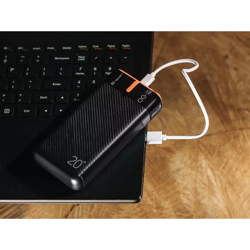 Nešiojamas įkroviklis TRACER EnerGen 20000 mAh, Power Delivery 20W, USB-C įėjimas, 2×USB-A išėjimai, 3 įrenginių palaikymas, oranžinė