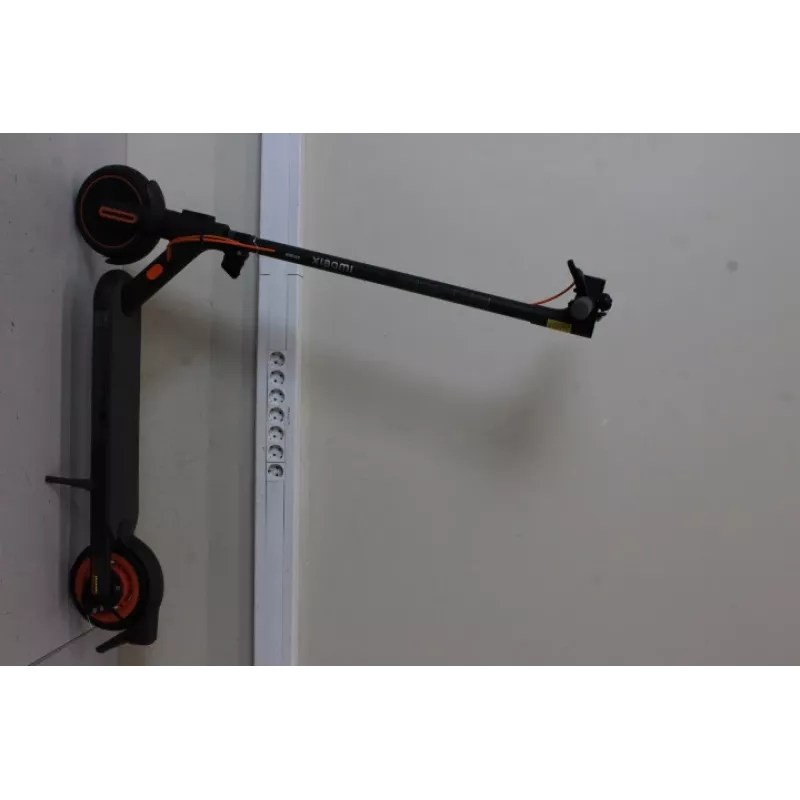 IŠPARDAVIMAS. NAUDOTAS. Xiaomi Electric Scooter 4 Go EU | 250 W | 20 km/h | 8,1 colio | Juoda/Oranžinė