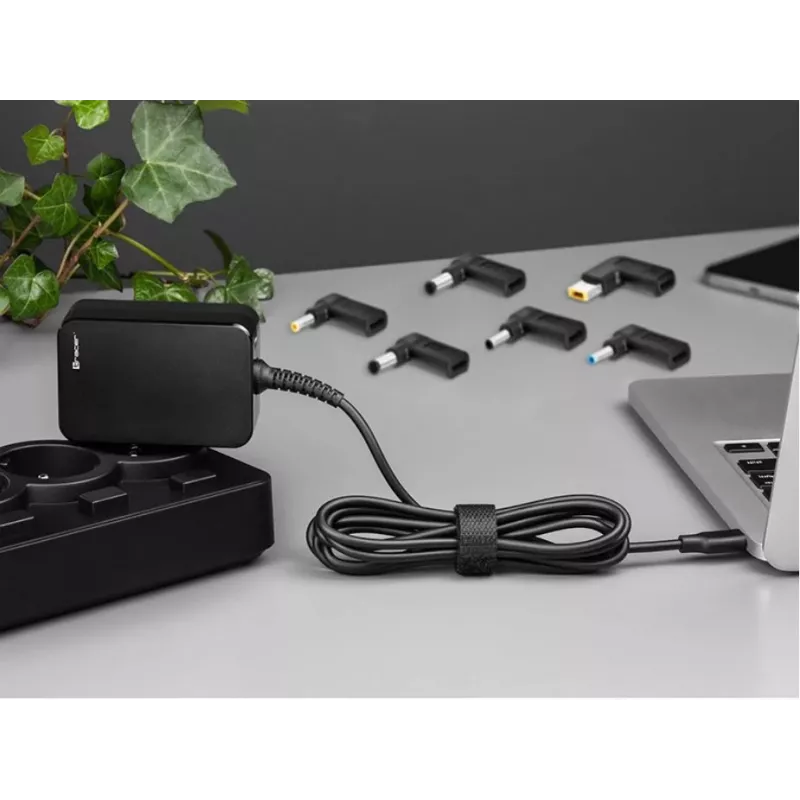 Maitinimo adapteris nešiojamam kompiuteriui Prime 65W universalus 7w1