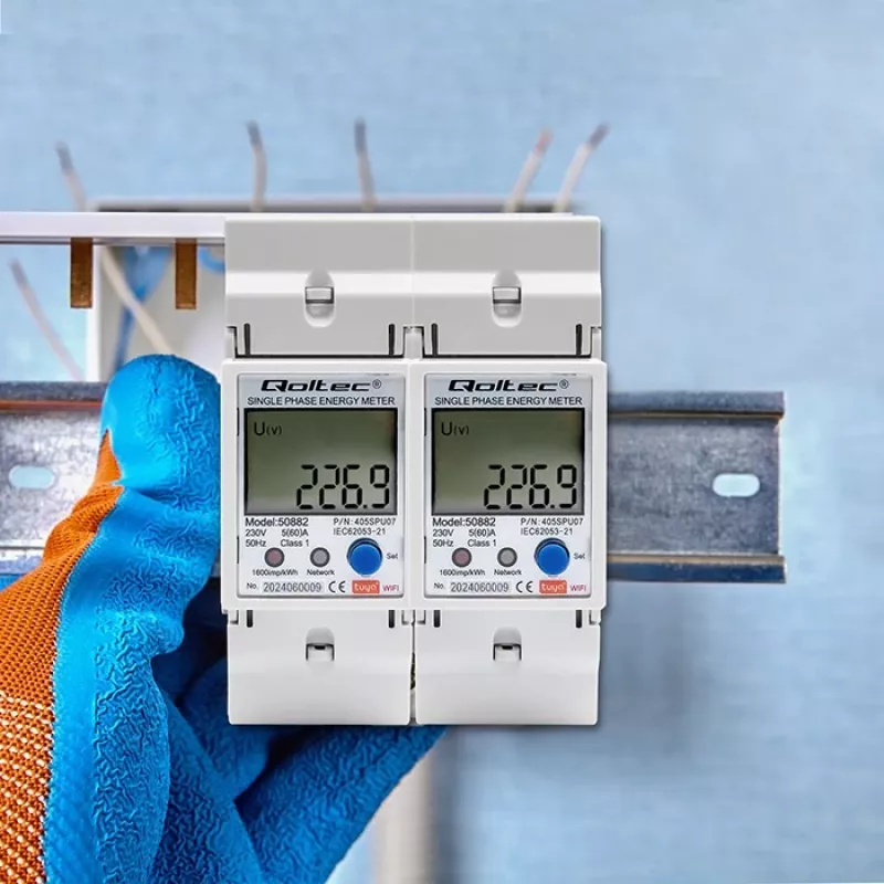 Qoltec 50882 Vienfazis elektroninis elektros energijos skaitiklis DIN bėgiui | Wi-Fi | TUYA | 230V | LCD