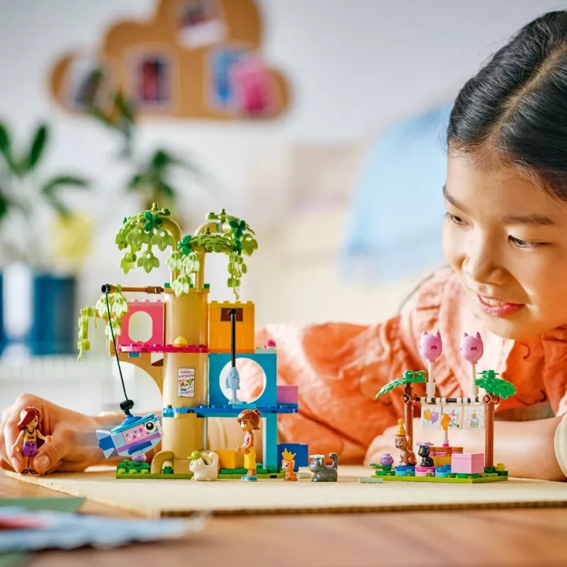 Konstruktorius LEGO Friends 42666 Katės gimtadienio vakarėlio medžio namelis, 321 d., 6+ m., 180×160×100 mm