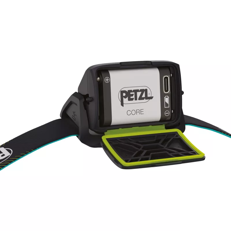Petzl E065AB03 Actik Core žibintuvėlis žalias