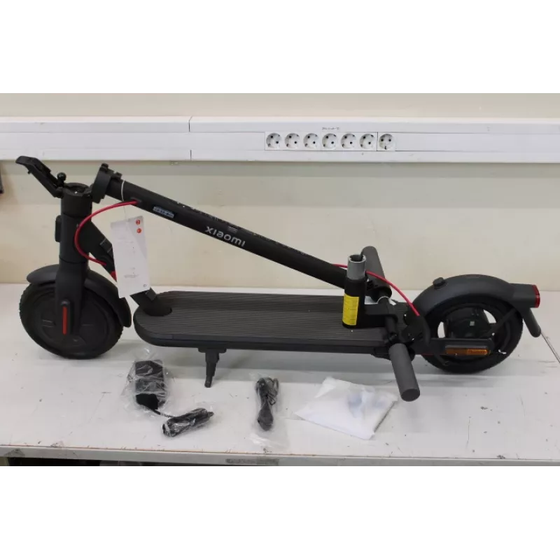SALE OUT. Xiaomi Electric Scooter 4 Lite EU | 300 W | 25 km/h | 8.5 col. | Juoda | NAUDOTA, PAŽEISTA PAKUOTĖ, TRŪKSTA: ĮKROVIKLIO IR ŠEŠIAKAMPIO RAKTO