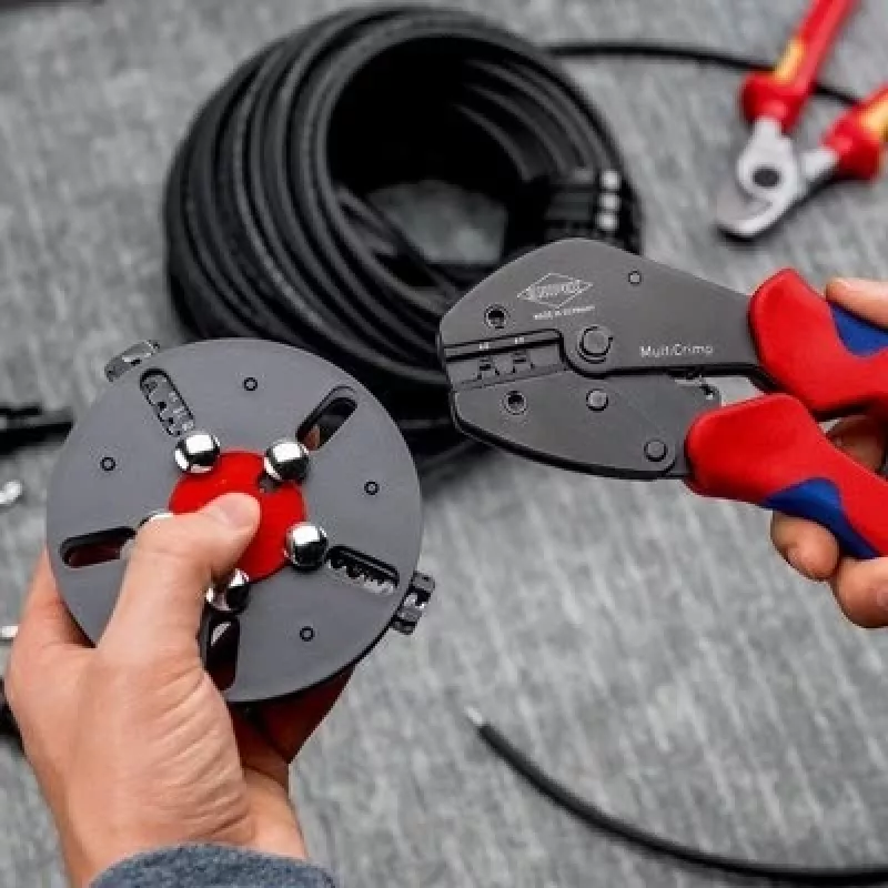 Žnyplės krimpingui Knipex 97 33 03 MultiCrimp, skirtos PV jungtims MC4 ir MC4 EVO2