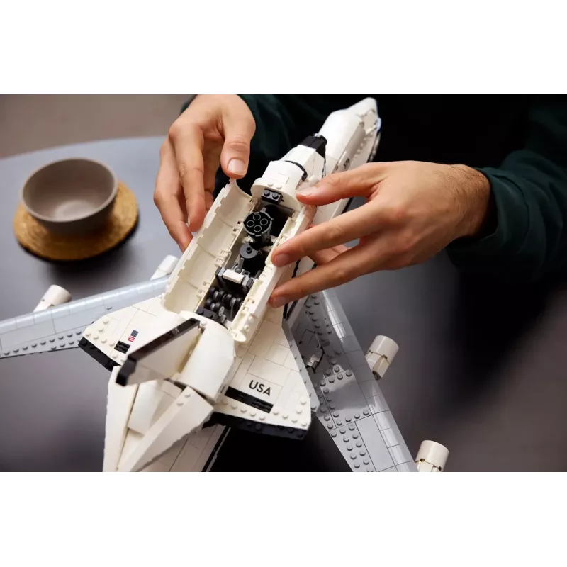 LEGO Icons Shuttle Aircraft 10360 statybinis rinkinys — 2417 dalių, 270 × 535 × 630 mm ekspozicinis modelis