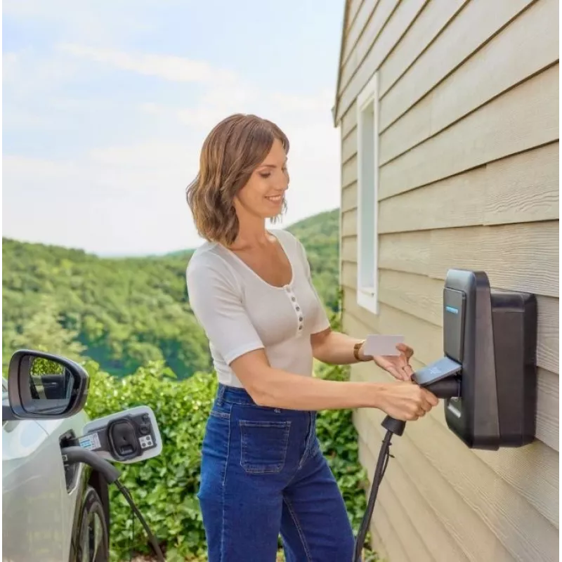Sieninė elektromobilių įkrovimo stotelė Hager witty one 11 kW 3 fazės su Type 2 lizdu, RFID, Bluetooth, 4,5 m kabeliu, IP55, IK10