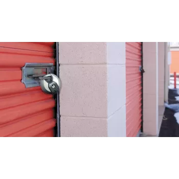 MASTER LOCK Excell diskinis spyna 70 mm nerūdijančio plieno, uždengtas lankelis, skirtingi raktai