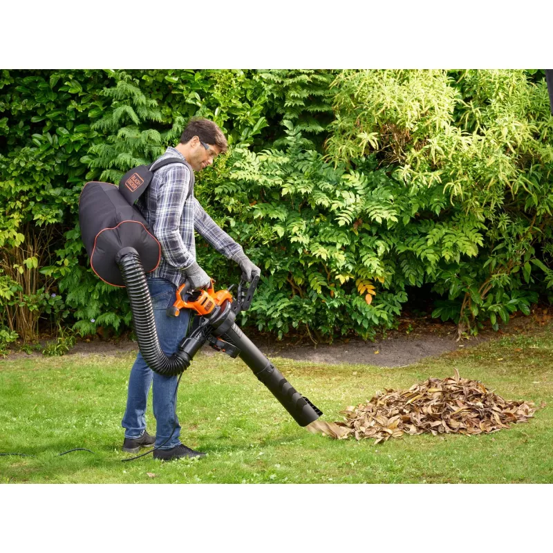 Priekinės kuprinės pūstuvas Black & Decker BEBLV301-QS — 3000 W, oro greitis 206–404 km/h, 72 L maišas, 6 kg