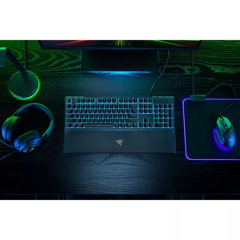 Razer Ornata V3 X klaviatūra žaidėjams, US išdėstymas, su laidu, RGB, juodos spalvos, tylios membranos, su skaičių klaviatūra
