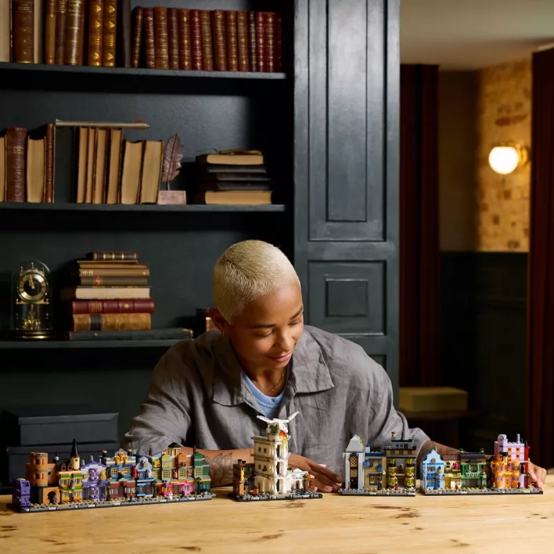 LEGO HARRY POTTER 76444 Burtų pasaulis – Kalvino alėjos parduotuvės