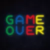 Neoninis ženklas MANTA SNL102MT – sieninė LED šviesos dekoracija „Game Over“