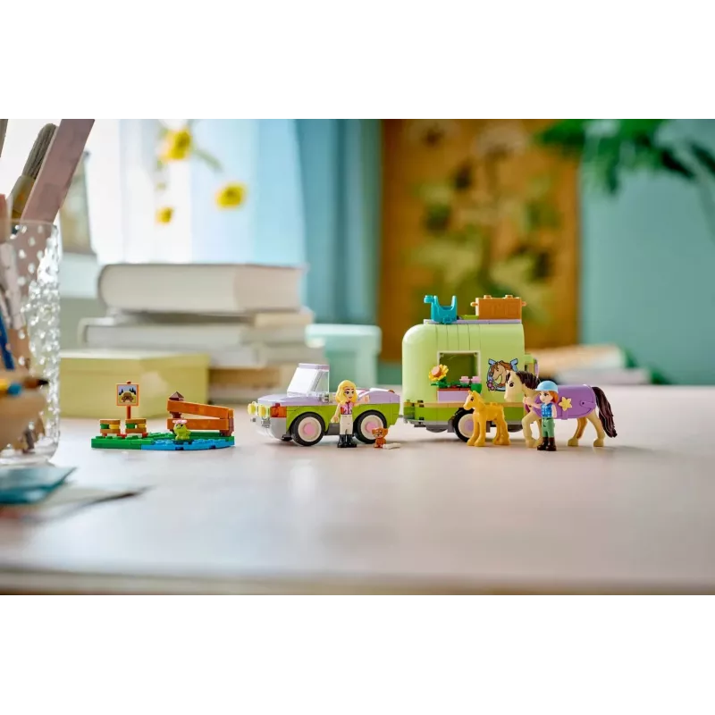 LEGO FRIENDS 42695 Arklys ir kumeliukas priekaboje