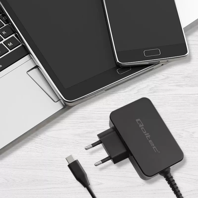 Qoltec 52386 GaN POWER PRO įkroviklis | 1xUSB-C | 65W | 5-20V | 3-3.25A | Juodas
