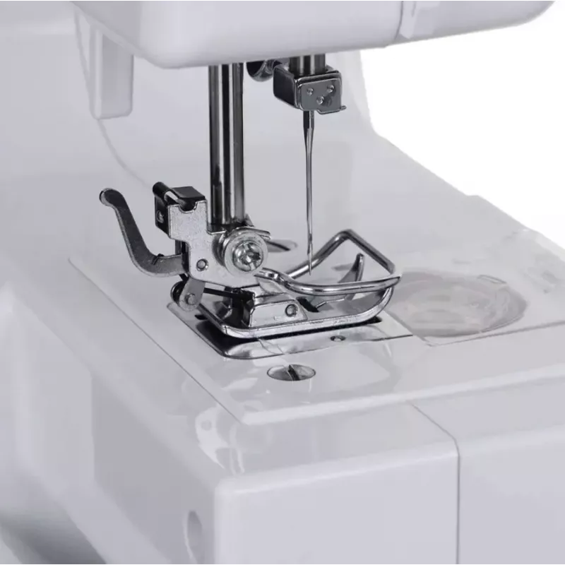 Pusiausiu automatinė siuvimo mašina SINGER M1005 — 11 siūlių, 4 mm dygsnio plotis, viršutinė užmetimo ritė, laisva rankovė, 2,5 kg