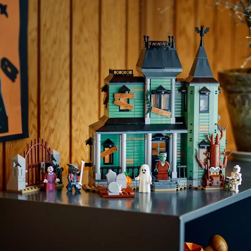 Konstruktorius LEGO Creator 3-in-1 Haunted House modelis 31167 – 736 detalių, 3 modeliai, 5 minifigūrėlės