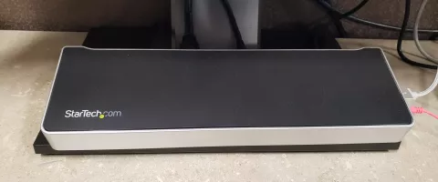 USB-C dokavimo stotelės: nešiojamojo kompiuterio darbo vietos pirkimo vadovas