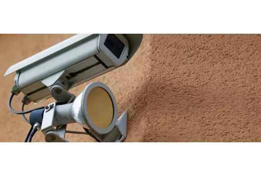 PoE ar „Wi-Fi“ apsaugos kameros: kuri sistema geresnė?