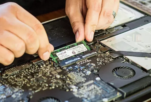 Nešiojamojo kompiuterio RAM ir SSD atnaujinimas: gidas nuo diagnozės iki įjungimo