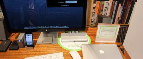 USB šakotuvas ar doko stotelė: ko iš tiesų reikia jūsų darbo vietai?