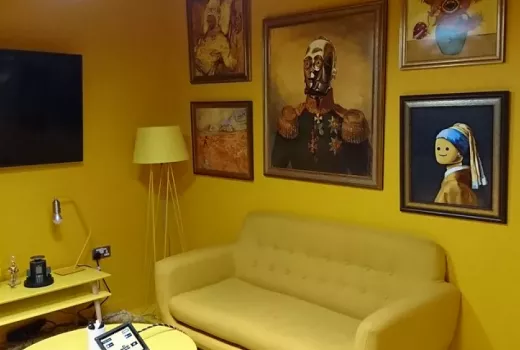 Projektorius ar didelis ekranas posėdžių kambaryje: ką rinktis?