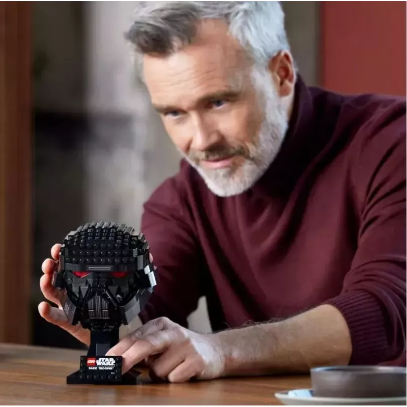 LEGO Star Wars Dark Trooper Helm 75343 kolekcinis modelis detalus dizainas