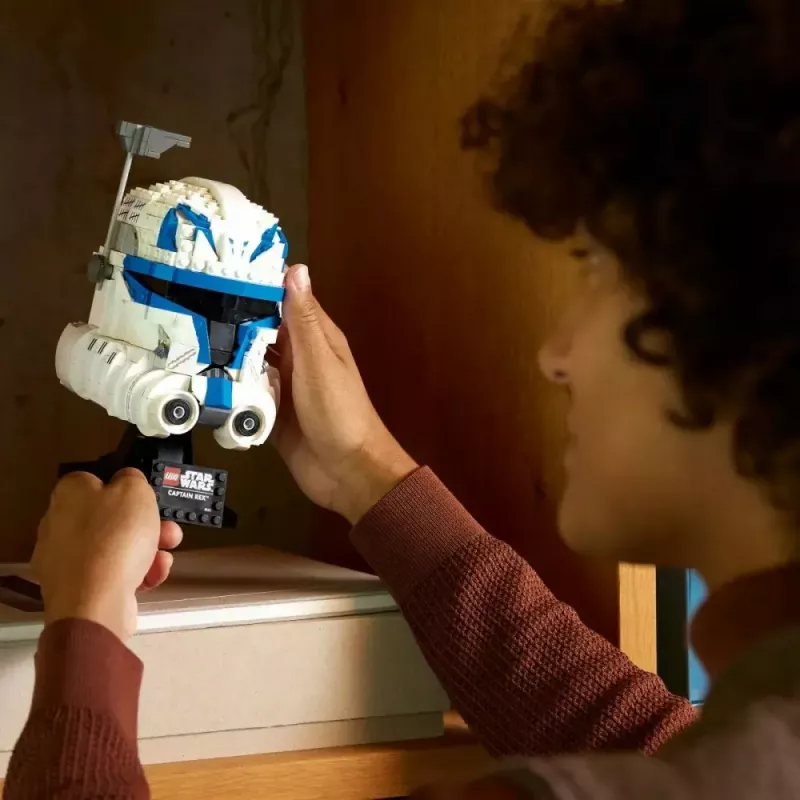 Pastatomas demonstracinis šalmas LEGO Star Wars kapitonas Reksas 75349 – 854 detalės, suaugusiųjų kolekcinis (18+)
