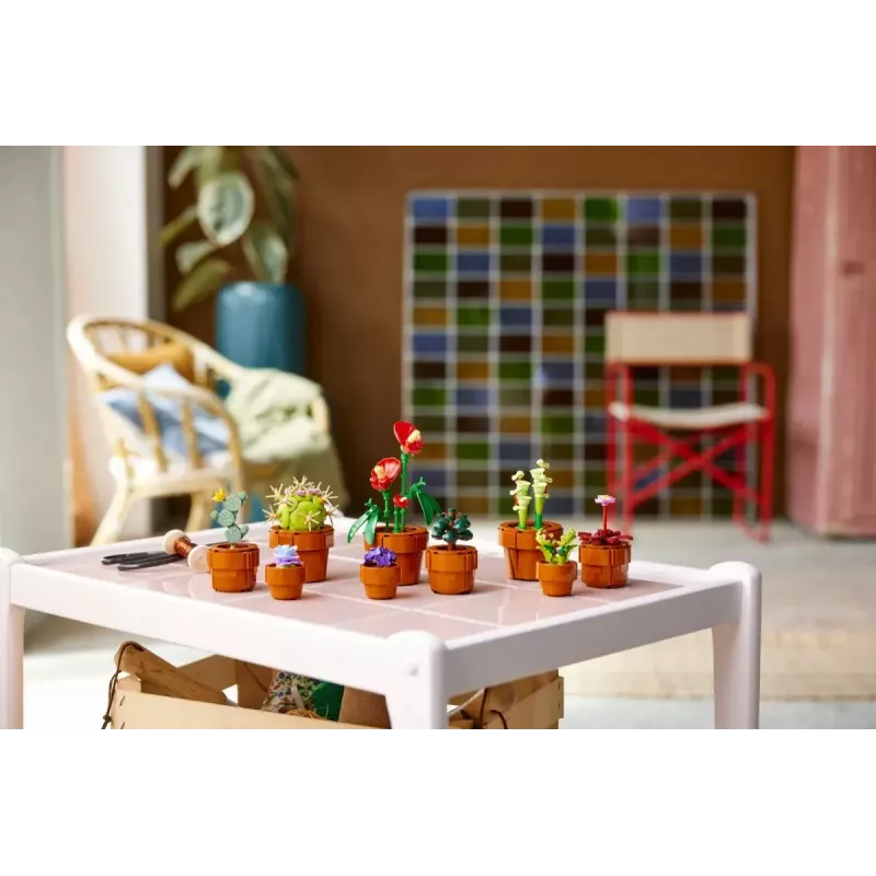 LEGO Icons Mini Plants rinkinys 10329 – 9 mažų augalų modelių, 758 dalių, nuo 18 metų