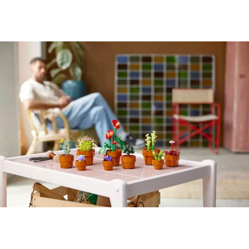LEGO Icons Mini Plants rinkinys 10329 – 9 mažų augalų modelių, 758 dalių, nuo 18 metų