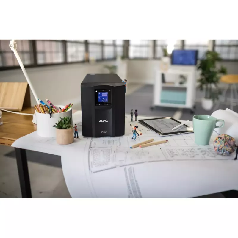 APC Smart-UPS C, linijinis interaktyvus, 1000VA, bokštas, 230V, 8x IEC C13 lizdai, SmartConnect prievadas, USB ir nuoseklus ryšys, AVR, grafinis LCD