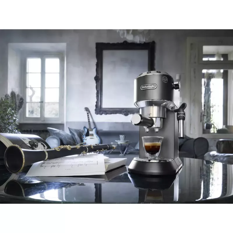 De’Longhi Dedica Style EC 685.BK Pusiau automatinis espreso aparatas 1,1 L