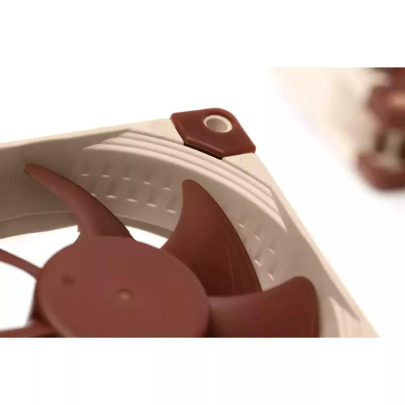 Kompiuterio ventiliatorius Noctua NF-A8 PWM — 80 mm, 12 V, 450–2200 RPM, 55,5 m³/h, 17,7 dB, MTBF 150000 h