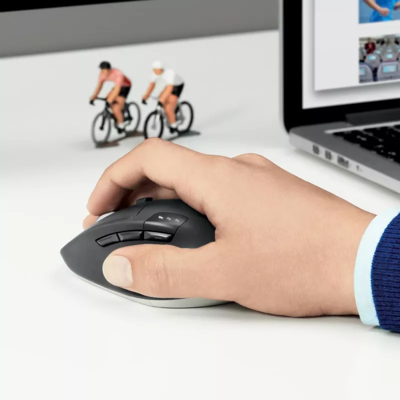 LOGITECH M720 Triathlon Daugiaįrenginė Belaidė Pelė - Juoda