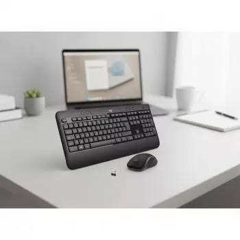 Belaidis klaviatūros ir pelės rinkinys Logitech MK540 Advanced — pilno dydžio QWERTY klaviatūra, USB imtuvas, JAV išdėstymas, ergonomiška pelė, juoda/balta