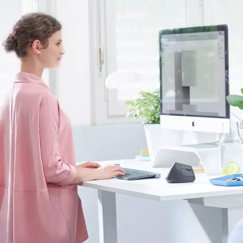 Ergonominė belaidė pelė Logitech MX Vertical, 4000 DPI, RF belaidis + Bluetooth, dešinei rankai, grafitas, biurui