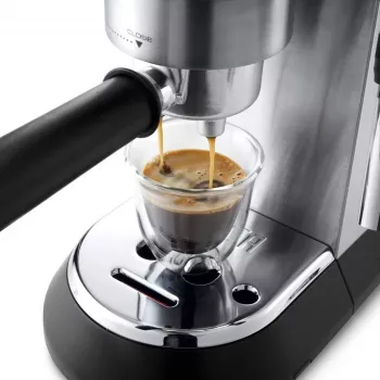 De’Longhi Dedica Style EC685.M Pusiautomatinė Espresso kavos aparatas 1.1 L