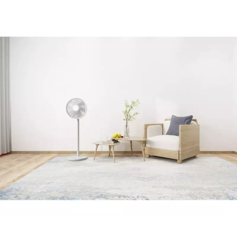 Stovimas ventiliatorius Xiaomi Mi Smart Standing Fan 2 Lite PYV4007GL — 35,6 cm, 7 mentės, 3 greičiai, 45 W, 90° siūbavimas, reguliuojamas aukštis 642–1000 mm, baltas
