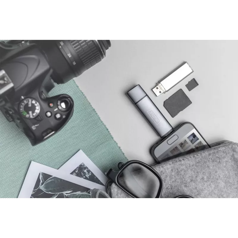 DIGITUS DA-70886 Kortelių skaitytuvas su USB-C ir USB 3.0 jungtimis, 1x SD, 1x MicroSD, 1x USB 3.0, pilka spalva