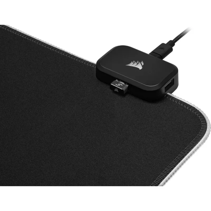 Žaidimų pelėdė CORSAIR MM700 RGB — 930×400 mm, 4 mm storio, guminis pagrindas, USB LED foninis apšvietimas, juoda