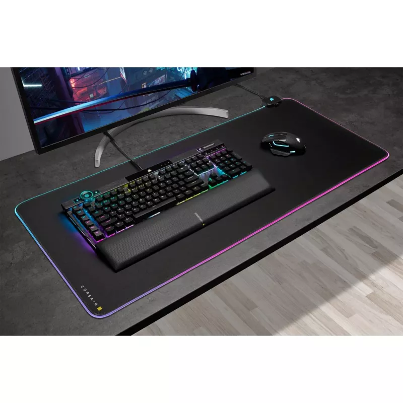 Žaidimų pelėdė CORSAIR MM700 RGB — 930×400 mm, 4 mm storio, guminis pagrindas, USB LED foninis apšvietimas, juoda