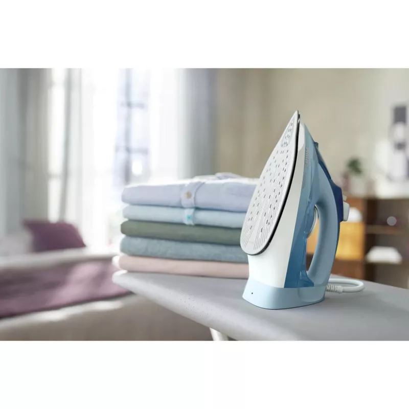 Lyginimo lygintuvas Philips DST5030/20 – 2400 W, 0,32 l bakelis, SteamGlide Plus padas, 45 g/min nuolatinis garas, 180 g/min garo smūgis, mėlynas