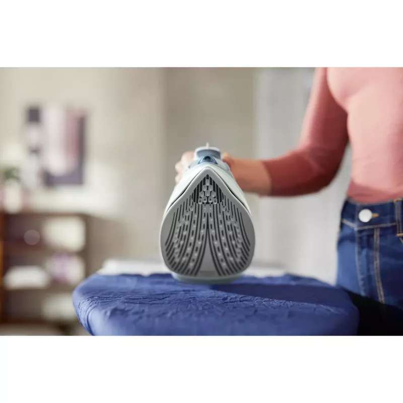 Lyginimo lygintuvas Philips DST5030/20 – 2400 W, 0,32 l bakelis, SteamGlide Plus padas, 45 g/min nuolatinis garas, 180 g/min garo smūgis, mėlynas