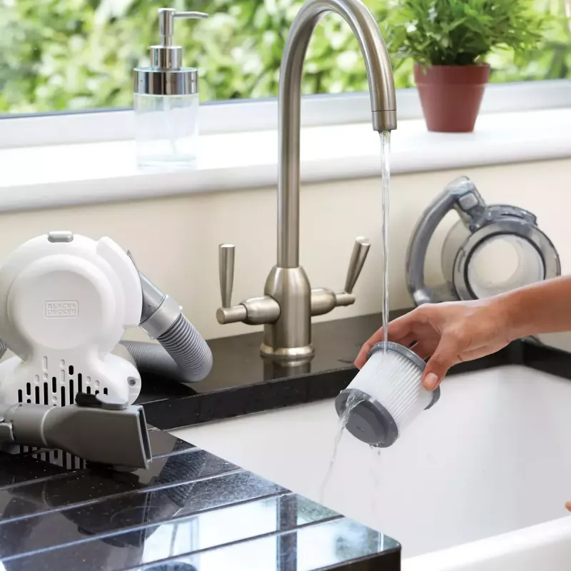 Rankinis siurblys Black & Decker PD1820L-QW — 18V ličio jonų, 1,5Ah, 0,56L be maišelio, 15 min veikimo laikas