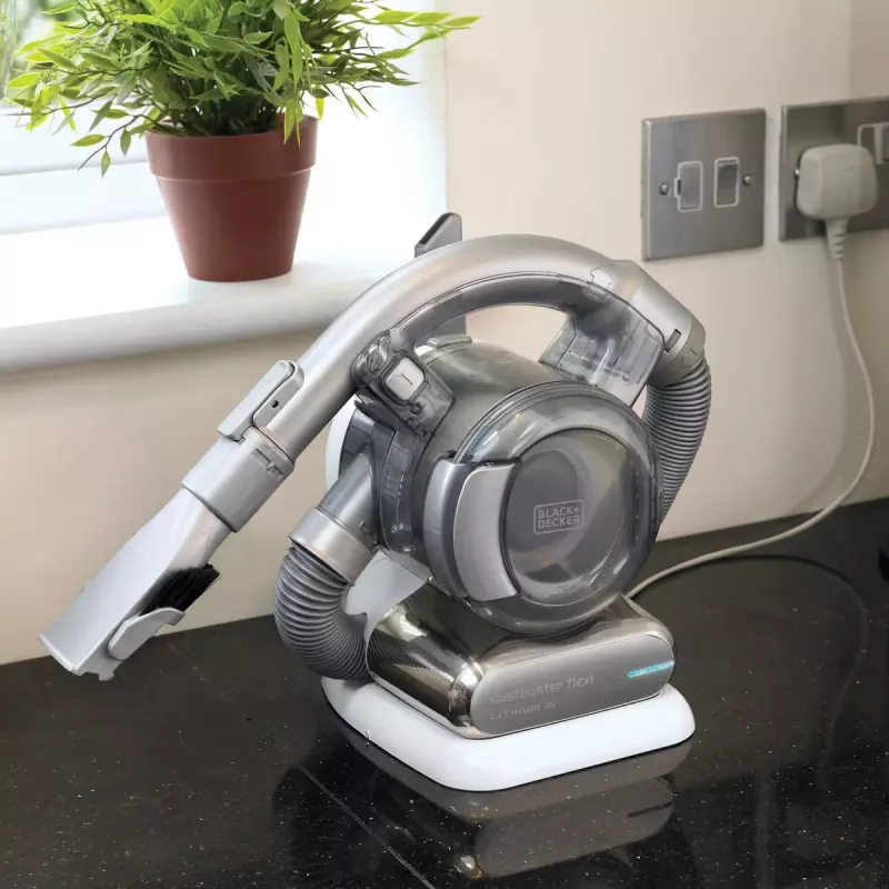 Rankinis siurblys Black & Decker PD1820L-QW — 18V ličio jonų, 1,5Ah, 0,56L be maišelio, 15 min veikimo laikas