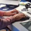LOGITECH MX Mechanical Mini belaidė apšviesta klaviatūra (minimalistinė, grafitinė, tyli taktilinė, QWERTY US/Int'l)