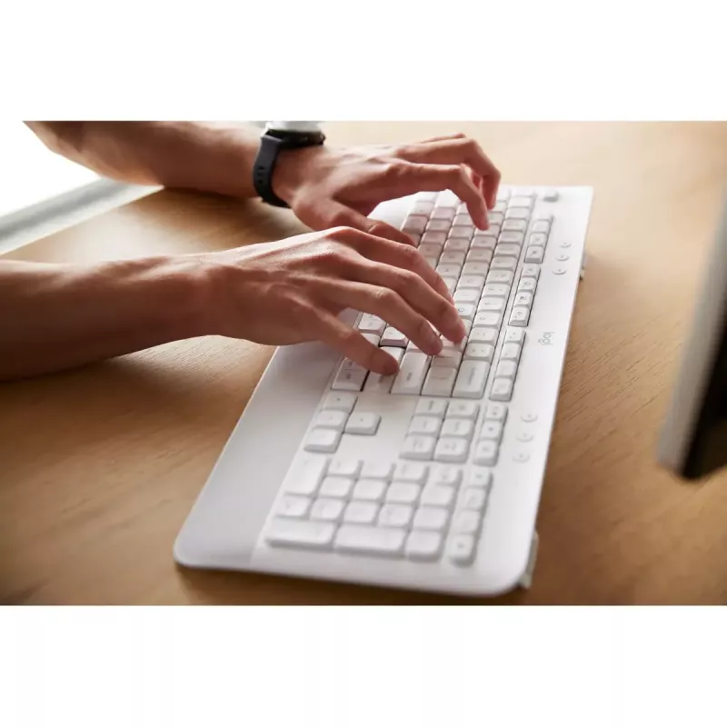 LOGITECH Signature Mk650 Combo verslui - Balta - QWERTY Danų/Norvegų/Švedų/Suomių