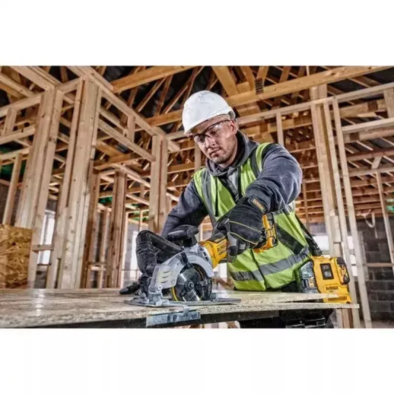 Diskinis pjūklas DeWALT DCS691N-XJ