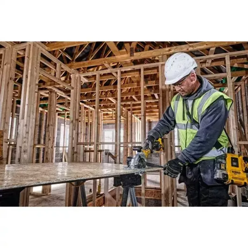 Diskinis pjūklas DeWALT DCS691N-XJ